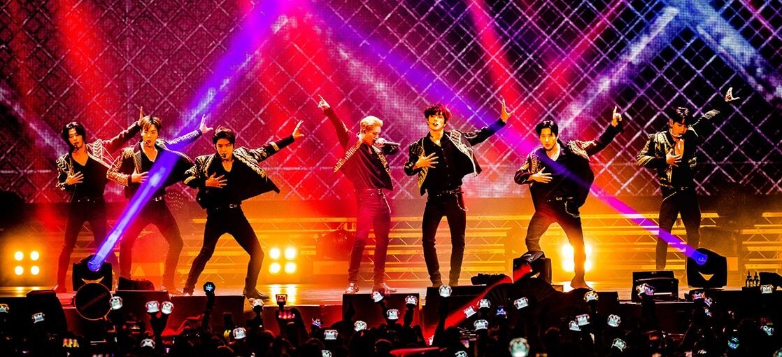 MONSTA X (몬스타엑스)